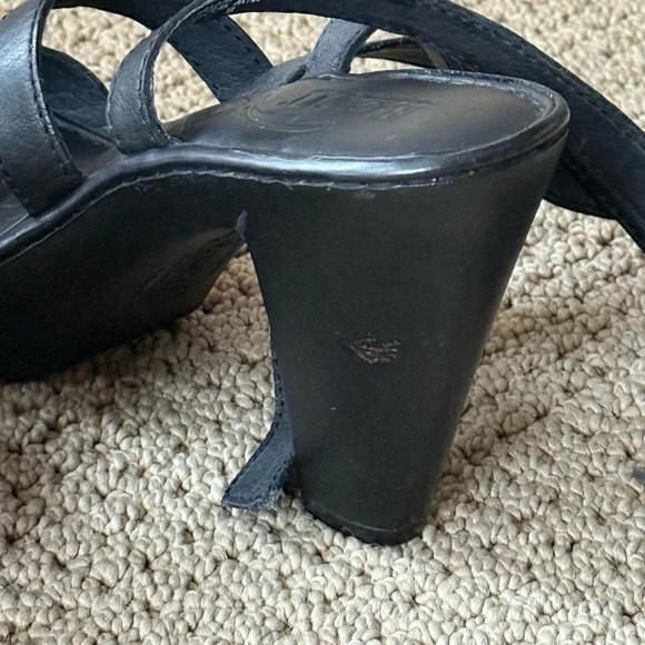 Born Women’s Black Double Strap Sandals with Chunky Heel Size 8 - Picture 6 of 9